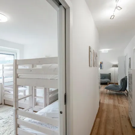 Grenzberg, - Rooftop